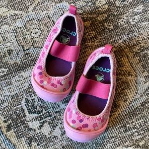 Crocs C7 Toddler Girl Slip Ons/ Water Shoes
